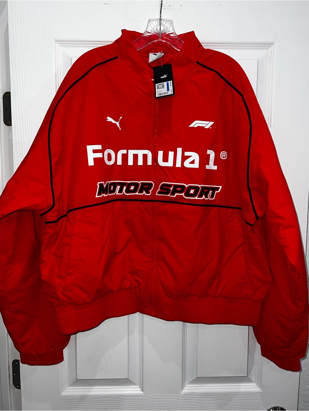 PUMA FORMULA 1 PILOT MOTORSPORT
MENS LIFESTYLE JACKET NWT XL